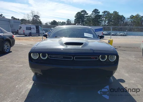 2022 Dodge Challenger R/T z USA, uszkodzony, nr VIN 2C3CDZBT1NH124962